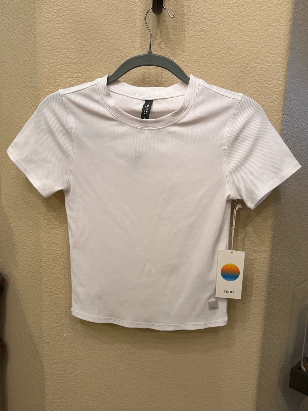 NWT~Vuori Women White Pose Fitted Short Sleeve Ribbed Tee Size Small